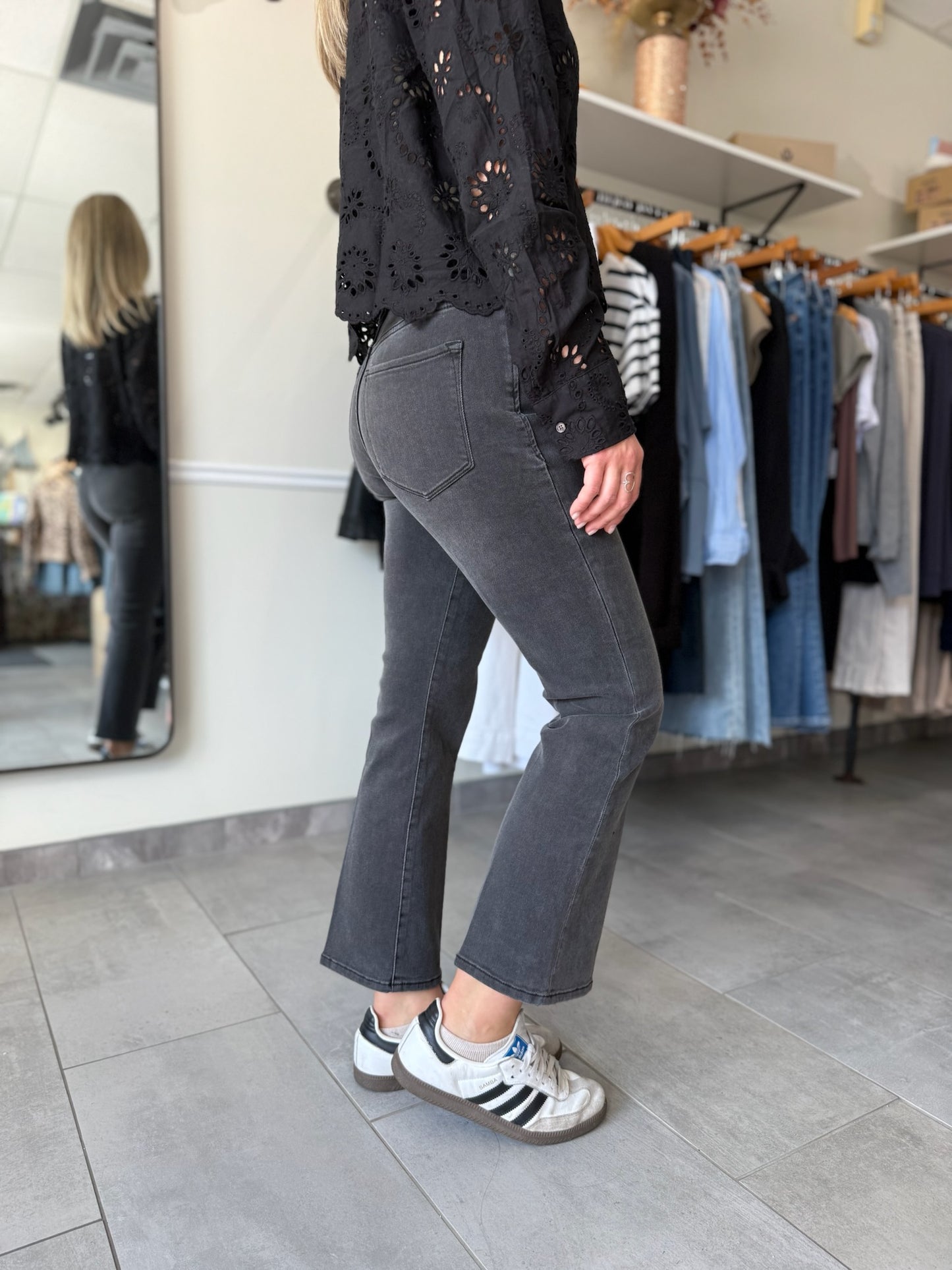 Jeanne Flare Jeans - Crosscreek