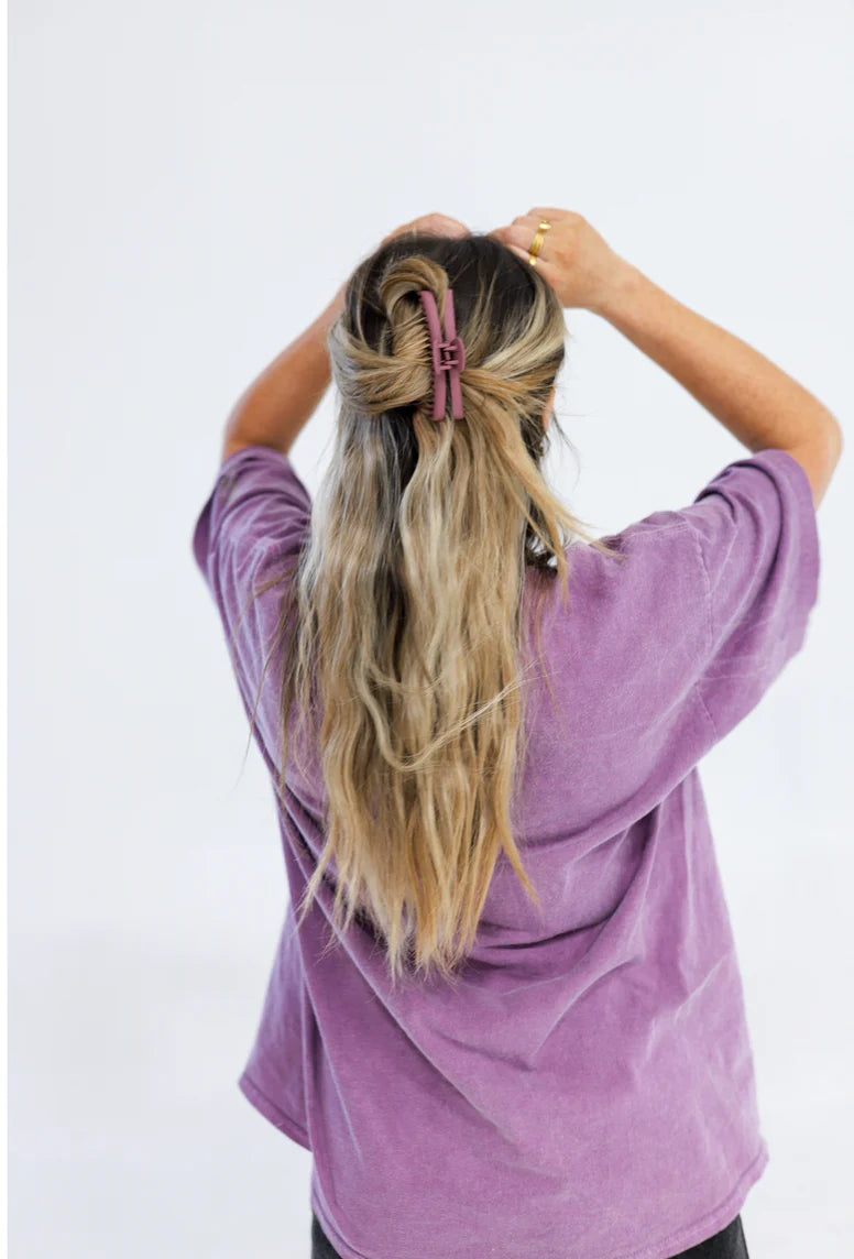 Kaxi Midi Hold Everything Claw Clip - Matte Plum