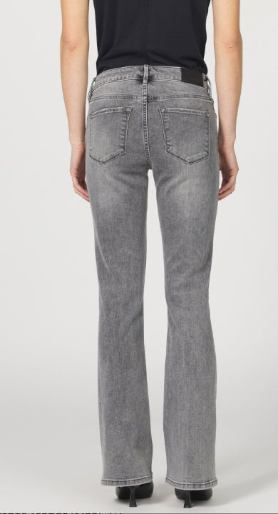 Jaxtyn Bootcut Jeans - Middlebrook