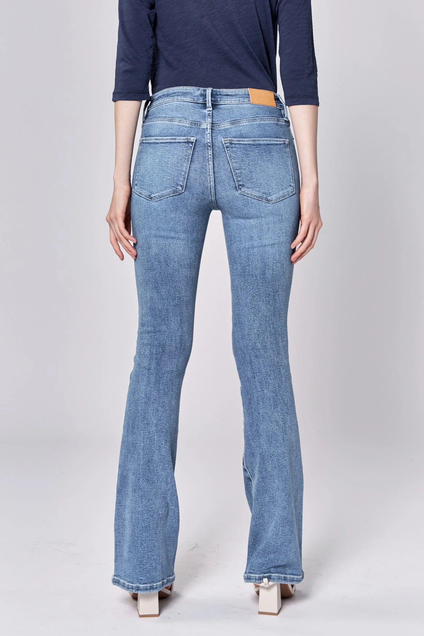 Jaxtyn Bootcut Jeans - Lovelle image 2