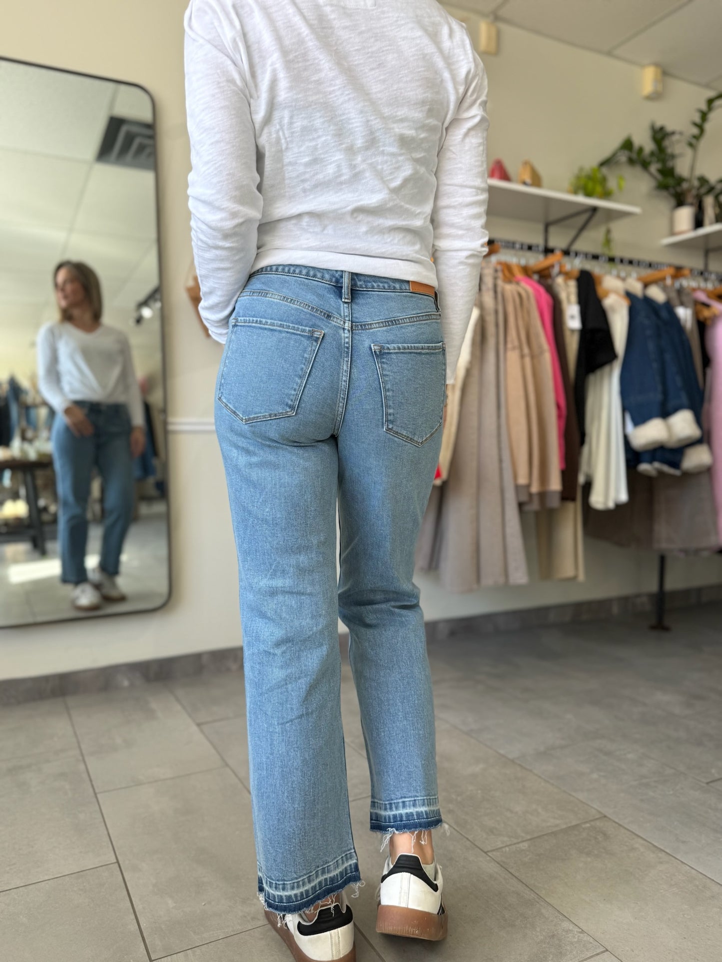 Anika Straight Leg Jeans | Savannah