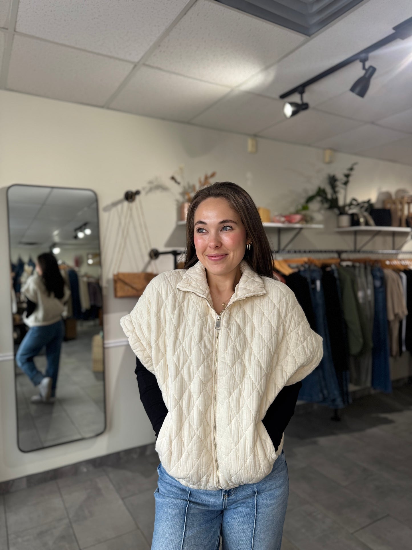 Charlston Quilted Short Sleeve Jacket | Butter Milk