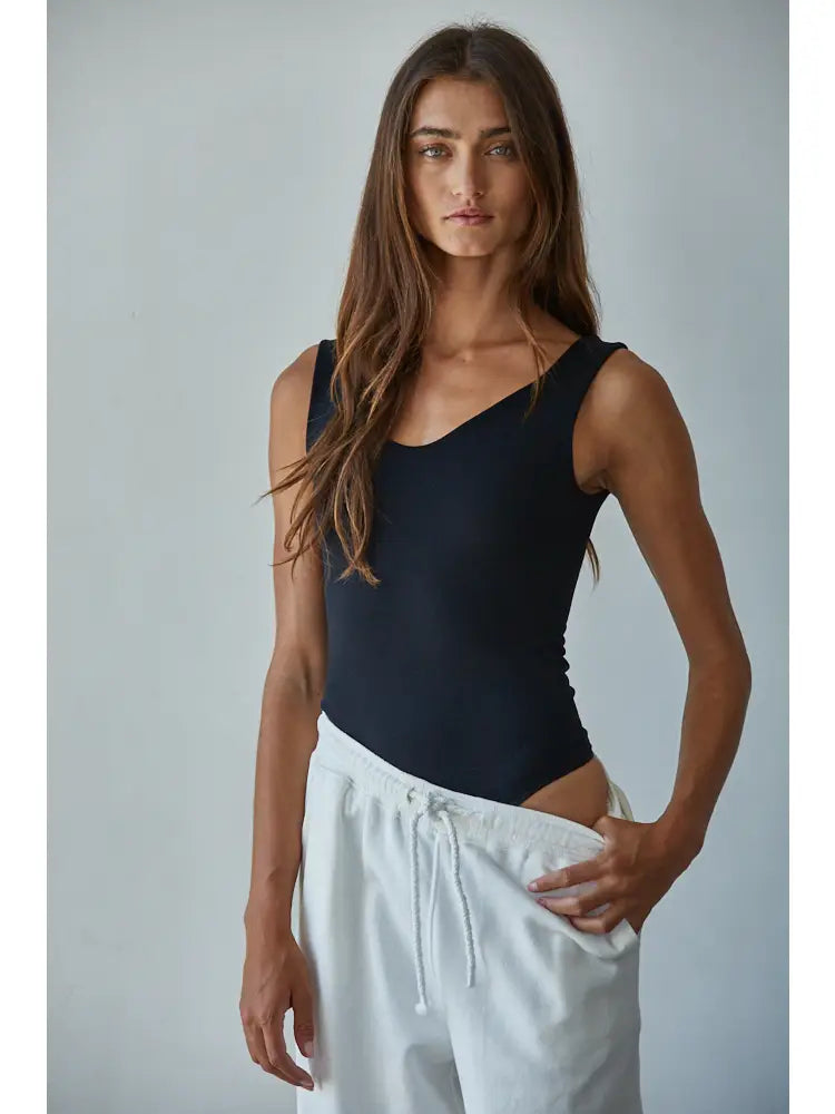 Double Layered Seamless U-V Neck Sleeveless Bodysuit | Black