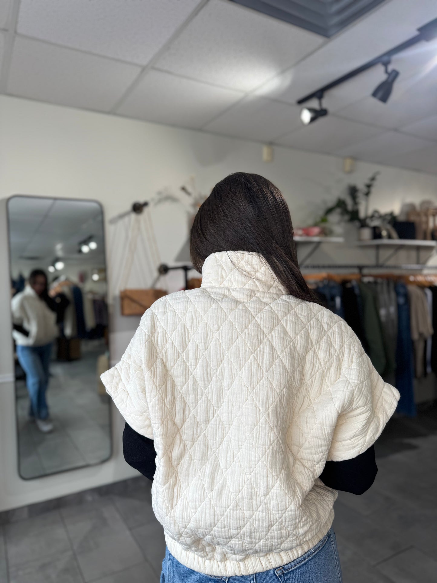 Charlston Quilted Short Sleeve Jacket | Butter Milk