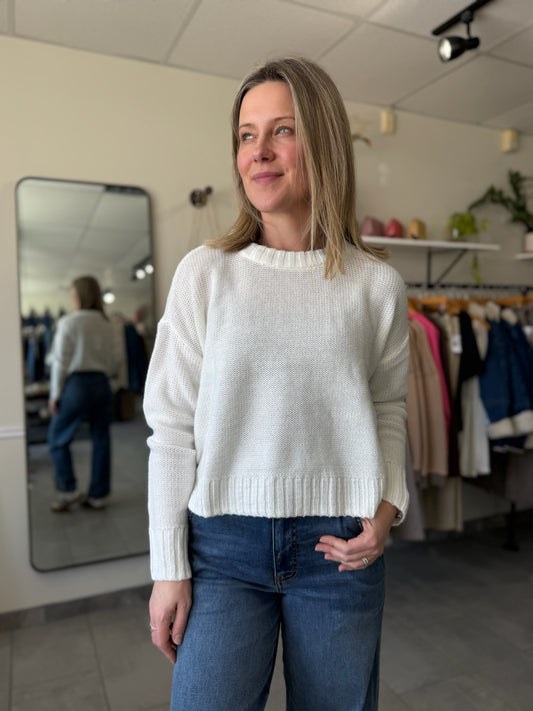The Walker Pullover | Chalk