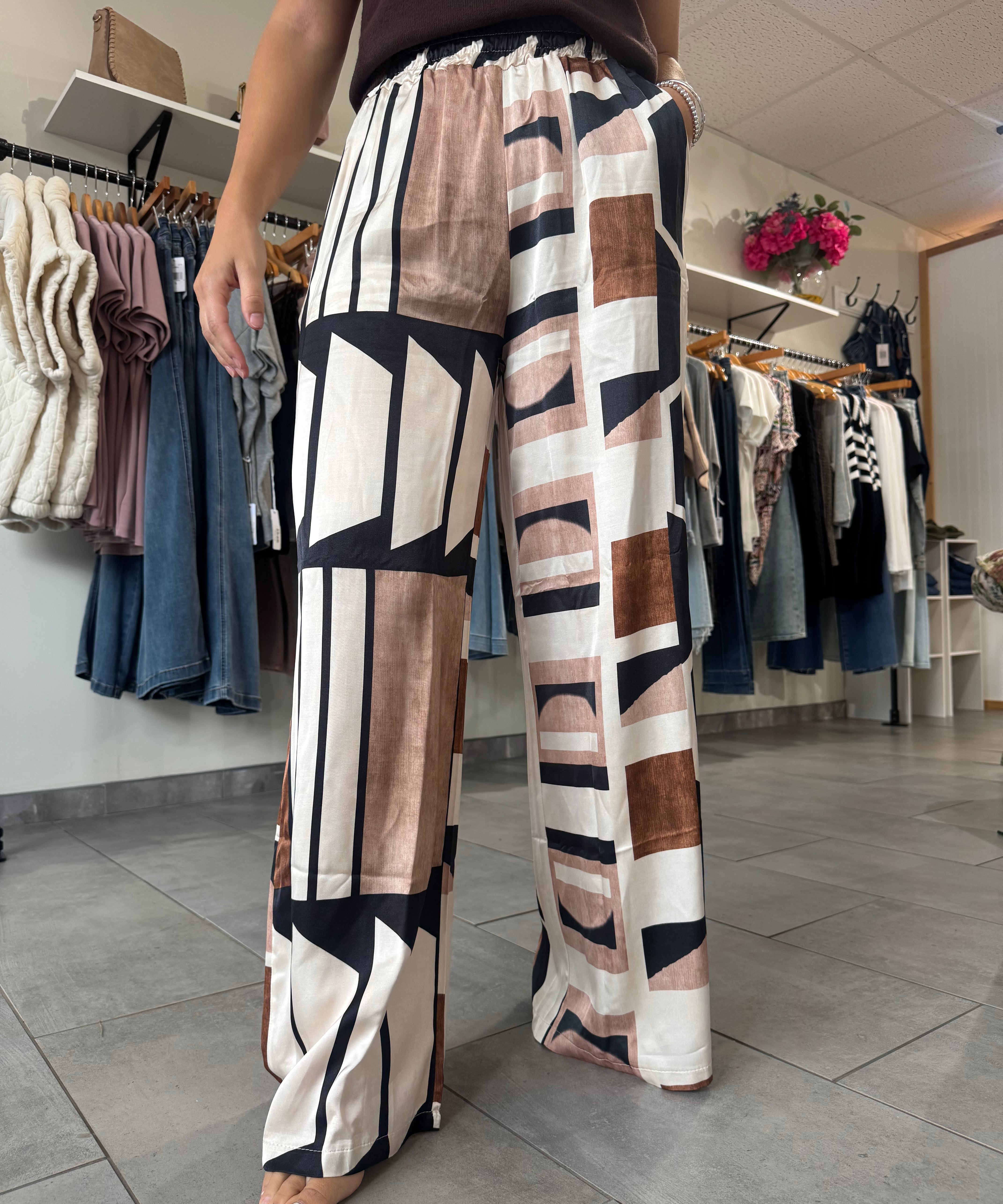 Geometric Print Pants with Pockets | Cream/Camel Multi