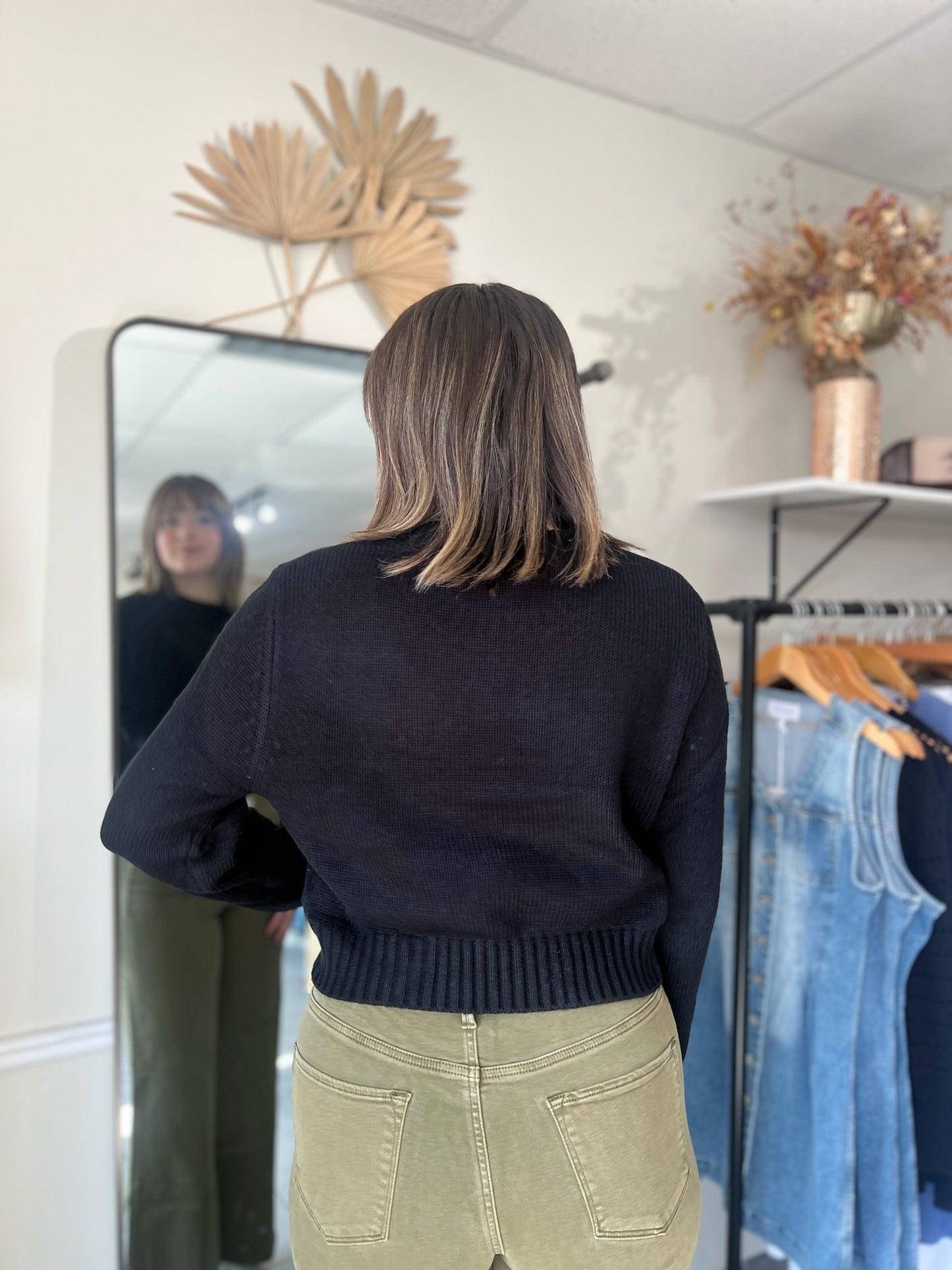 Cozy Cropped Knit Sweater - Black
