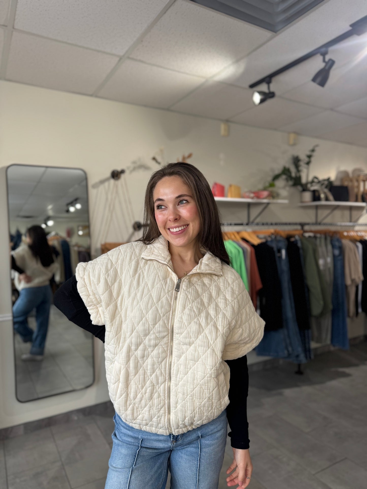 Charlston Quilted Short Sleeve Jacket | Butter Milk