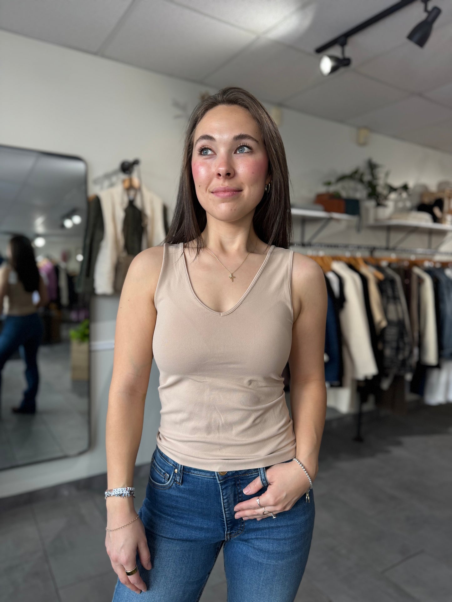 Essential Seamless U-V Tank | Latte